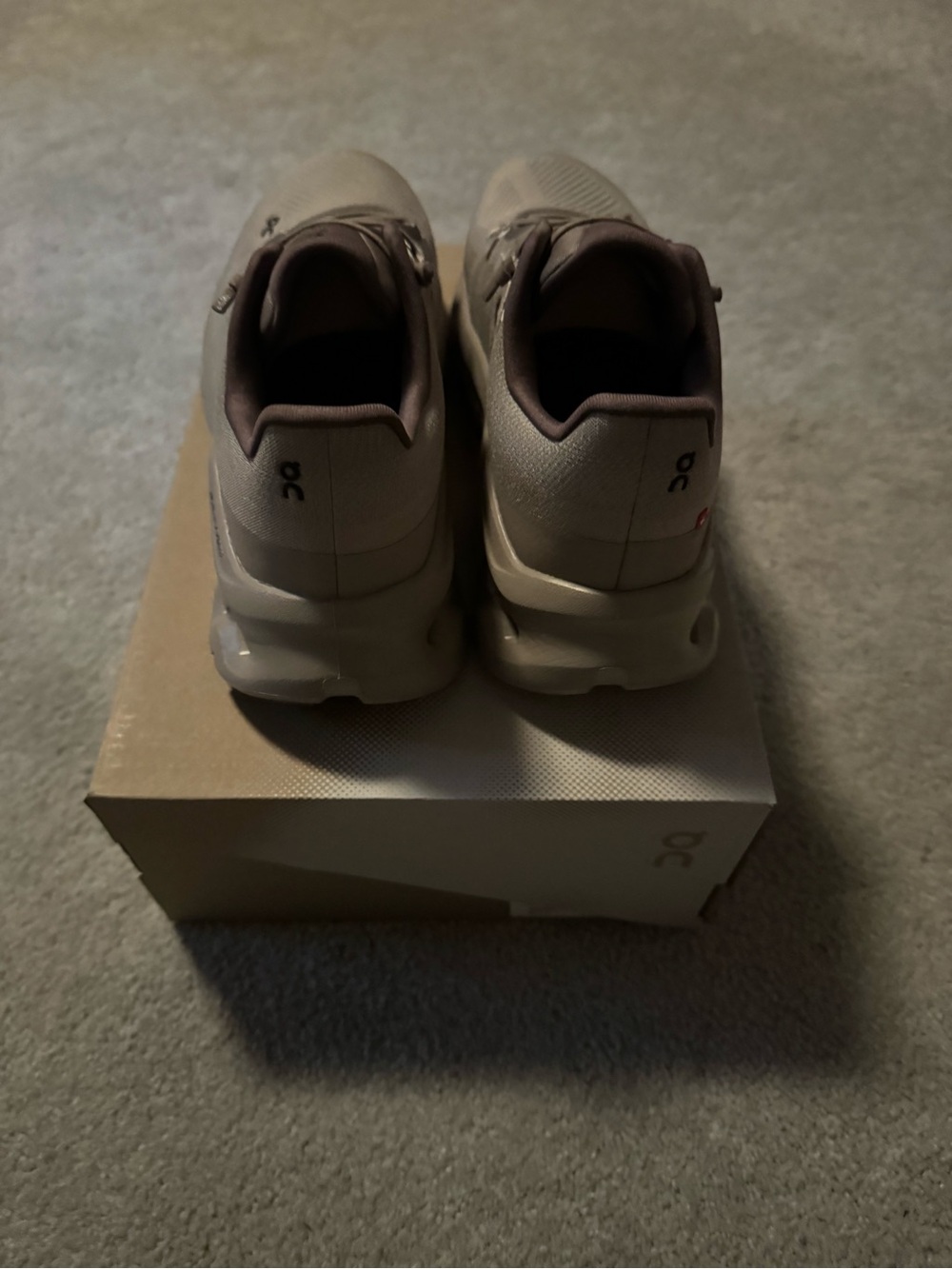 Women’s On Cloudtilt Cinder/Fog size 8 - Picture 5 of 6